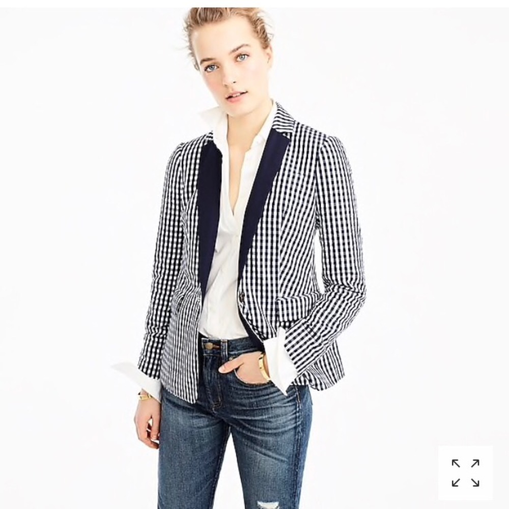 Puckered gingham blazer with navy lapel